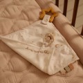 pol_pl_Little-Dutch-Przytulaczek-z-zawieszka-do-smoczka-i-gryzakiem-Newborn-Naturals-5339_10.jpg
