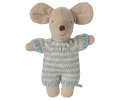 myszka-dzidzius-w-niebieskim-nosidelku-niemowle-w-gondoli-baby-mouse-maileg (1).webp