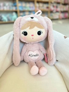 Outlet - Kornelia- Różowy Królik 46 cm - Lalka Metoo  