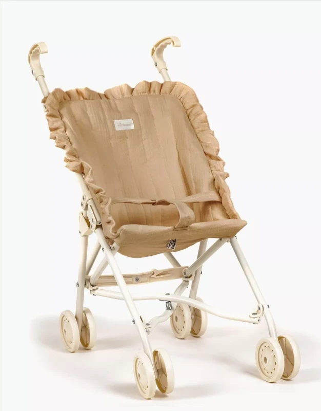 poussette-poupee-enfant-made-in-france-minikane-gordis-poussette-a-volants-gaze-de-coton-latte.webp