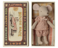 MAILEG-Myszka-starsza-siostra-w-pudelku-13cm--BIG-SISTER-MOUSE-in-BOX (1).png