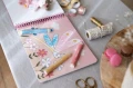 pol_pl_Little-Dutch-Kreatywny-zeszyt-z-kredkami-Rosa-Friends-5640_12.jpg