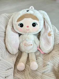  Outlet - Róża- Jasno Beżowy Królik 46 cm - Lalka Metoo    