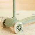 pol_pl_Little-Dutch-Hulajnoga-trojkolowa-Green-6182_5.webp